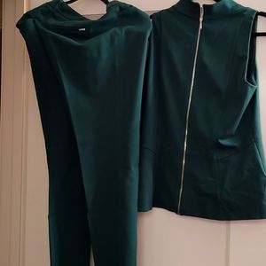 White House Black Market mock neck top and pants in Emerald Green size 10